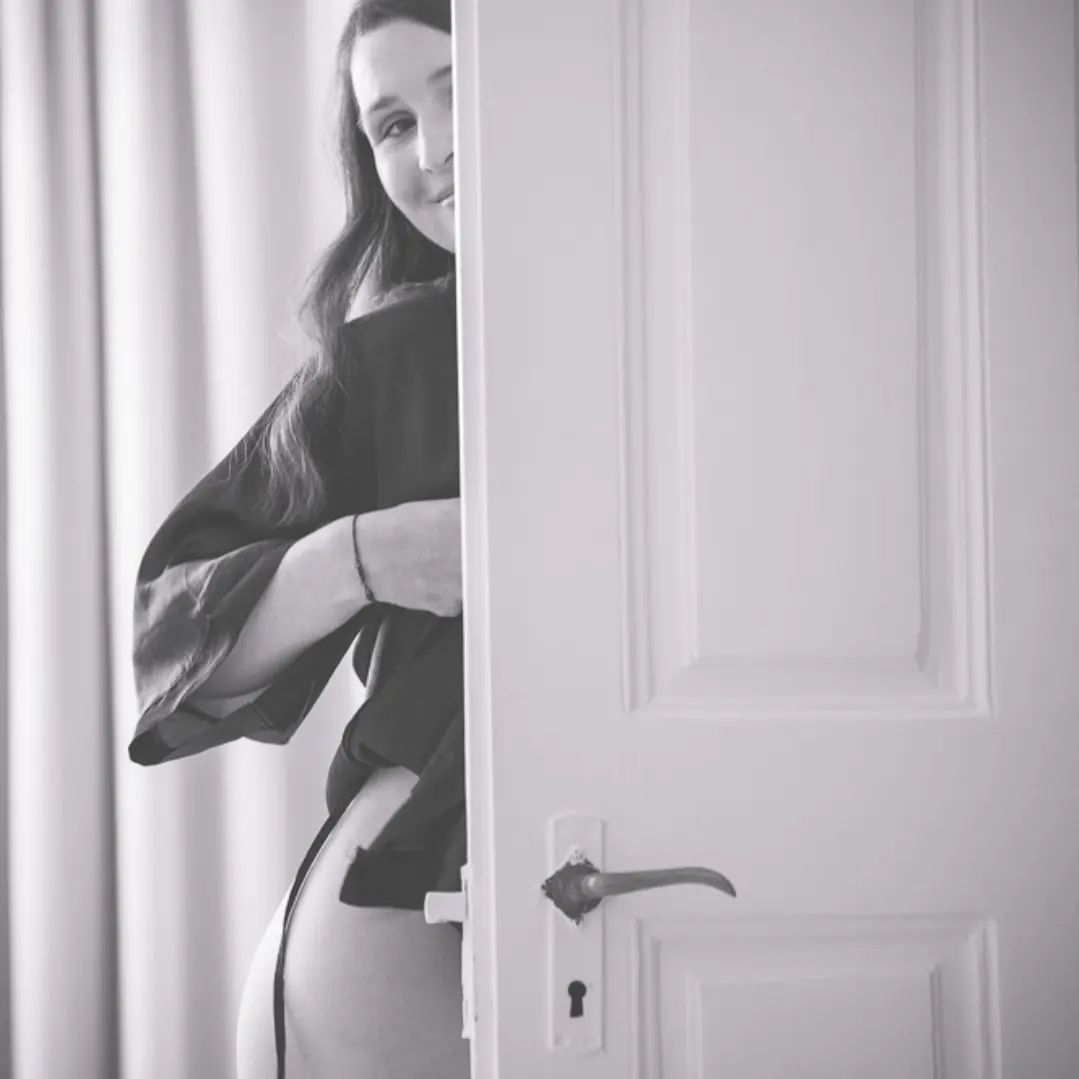 Vroni 3/3
#heinerweiss #heinerweiss_photography #heinerweissphotography #laterne #lostplacesgermany #pestdoctor #madeinbavaria #nikon #nikonz6ii #nikkor70200 #modelshooting #bigwheelskeeponturning #shootingday #tfpshootings #bnwnude #nudeart #fkkollektiv #backtotheroots #aktshooting #aktart
