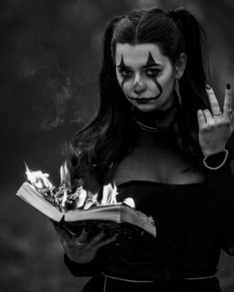 Shooting mit Alina - no AI used. Only real fiiiiiireeee and a fog machine - www.heinerweiss.de for the whole series